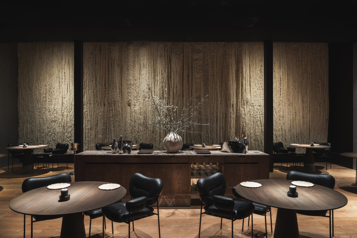 Maaemo i ny drakt