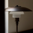 PH 3/2 Aged Brass Opal Bordlampe