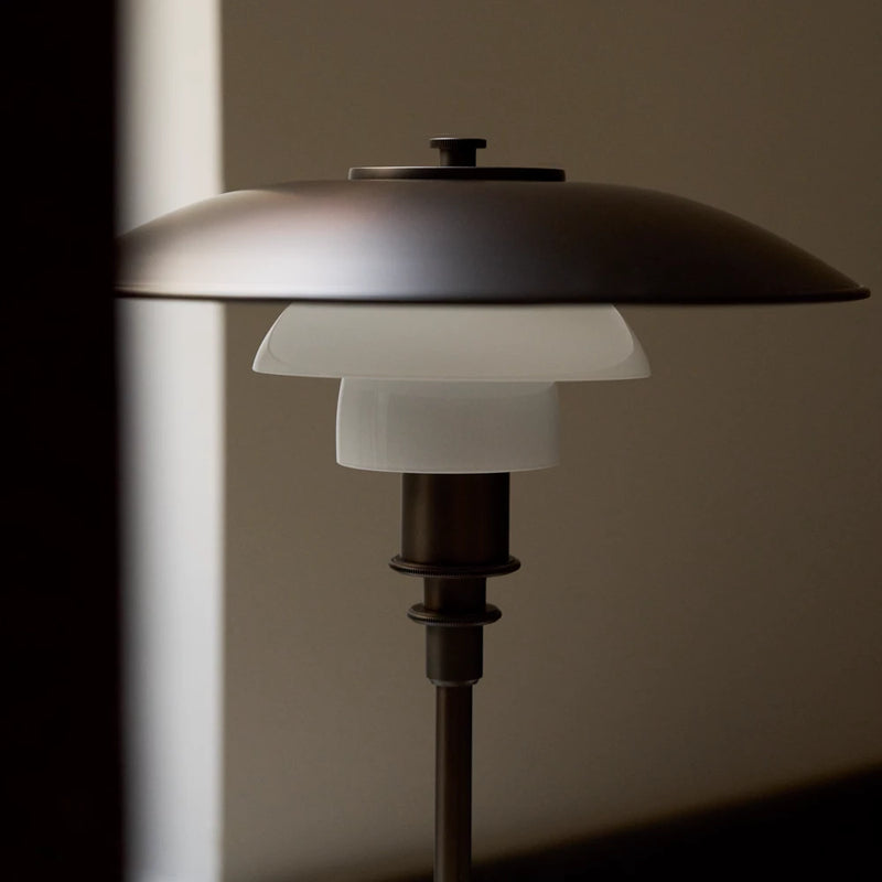 PH 3/2 Aged Brass Opal Bordlampe
