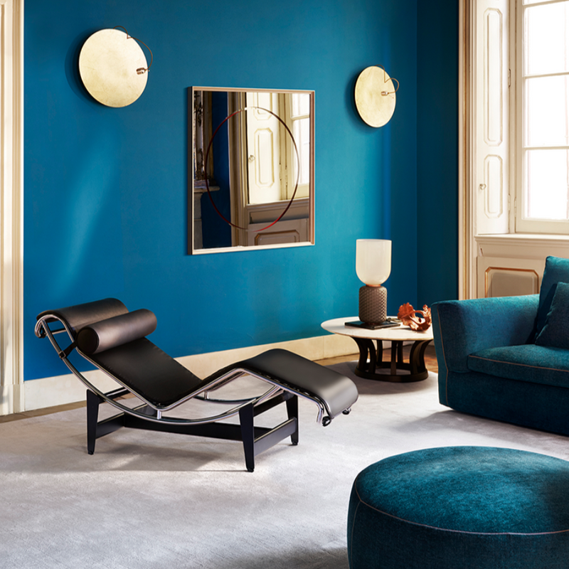 Liggestol av Le Corbusier for Cassina i krom og sort skinn 