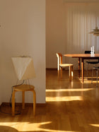 Minimalistisk og elegant Vitra Akari YA2 lampe i papir
