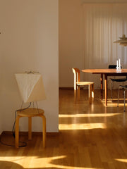 Minimalistisk og elegant Vitra Akari YA2 lampe i papir