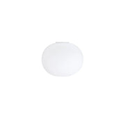 Glo Ball Ceiling 1 taklampe fra Flos i håndblåst opalglass, designet av Jasper Morrison
