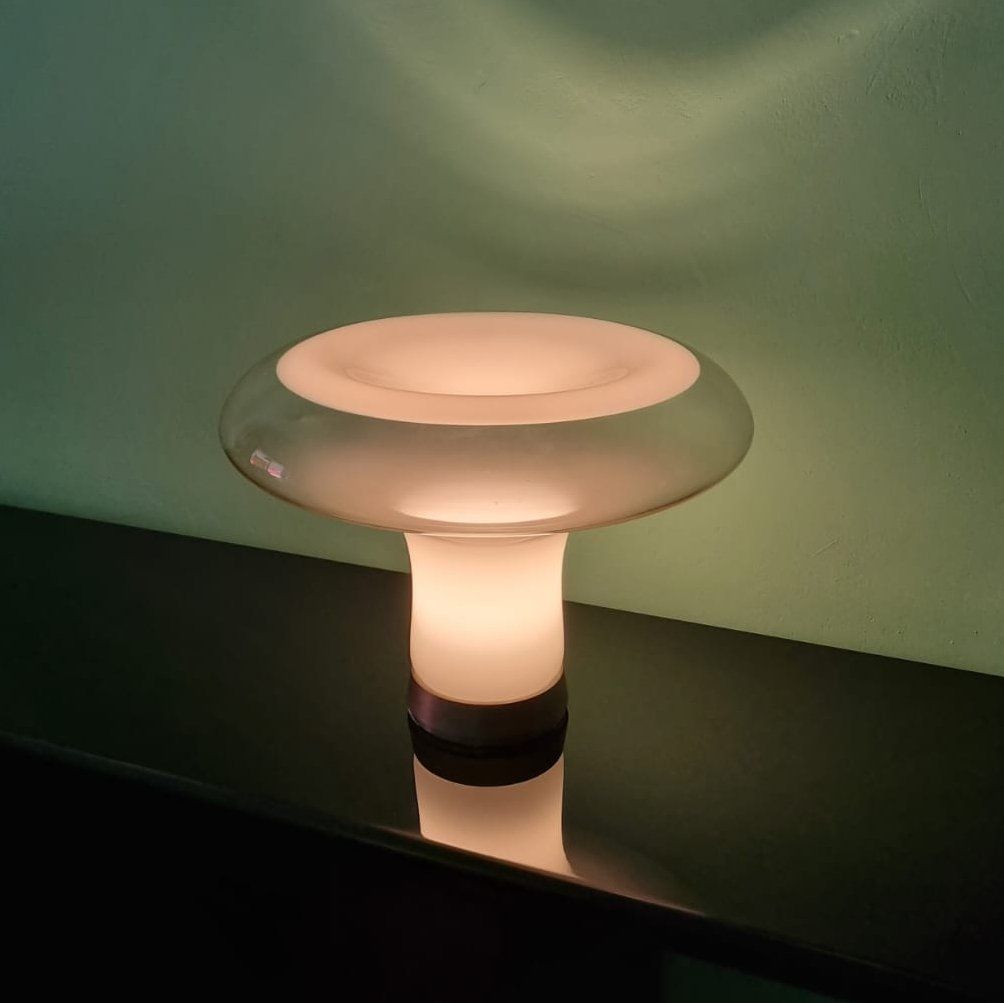 Artemide Lesbo Bordlampe i hvitt glass 