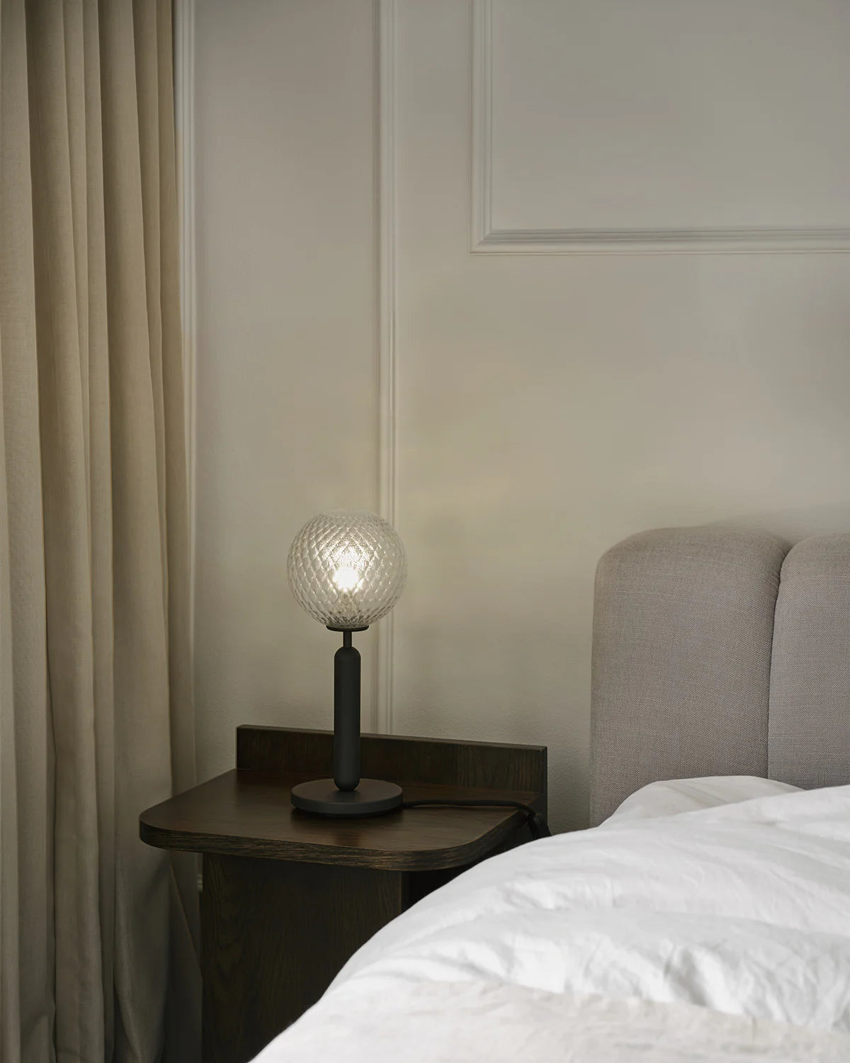 Miira Bordlampe Rock Grey/Optic Clear - Utstillingsmodell