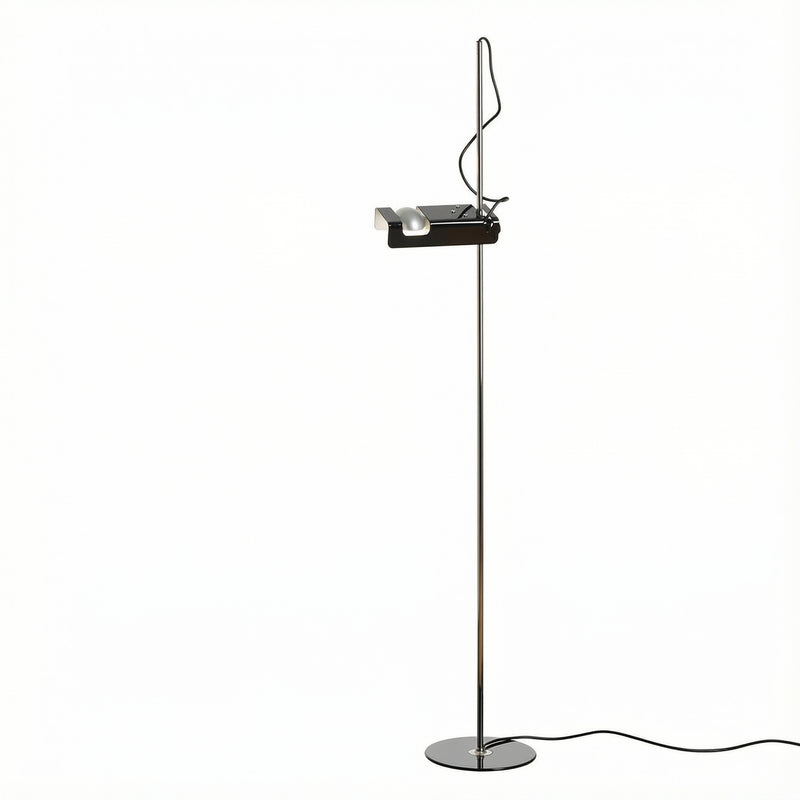 Sort Spider gulvlampe fra Oluce designet av Joe Colombo