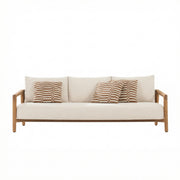 Utendørs 3-seters sofa fra Poliform, Ponte Outdoor Sofa av Emmanuel Gallina i Teak og lyst tekstil. 