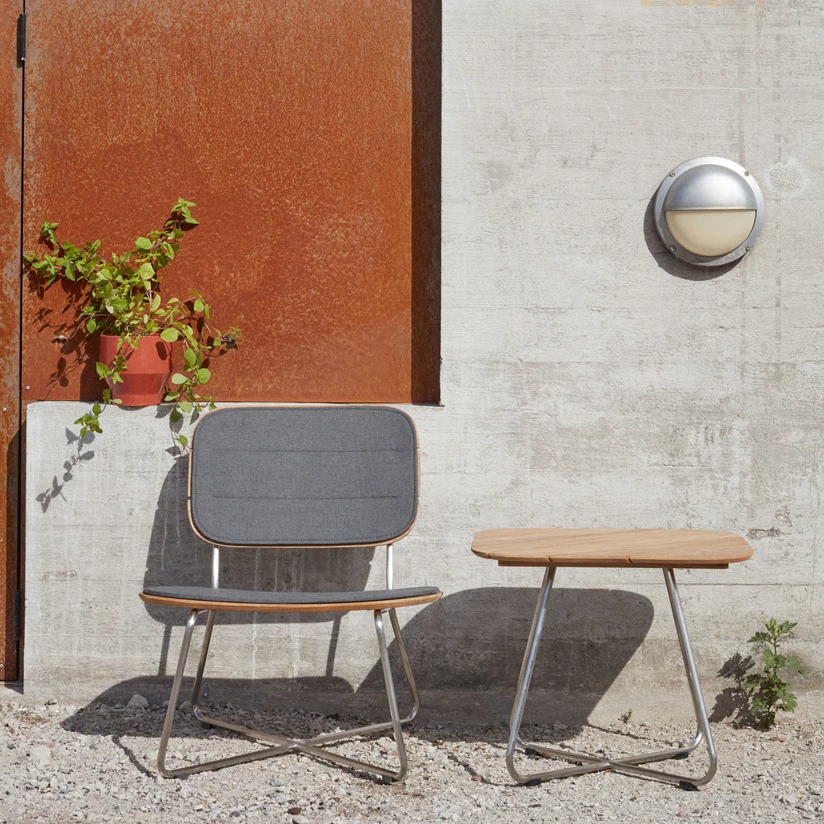 Lilium Outdoor Sidebord