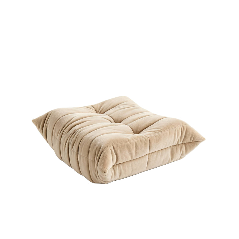 Togo Ottoman fra Ligne Roset i Alcantara tekstil  farge Sand