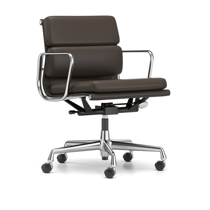 Vitra EA217 Kontorstol med krom base og sjokoladefarget mørkebrunt skinn - Expo Nova 