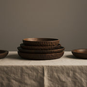 Touch Bowl i valnøtt fra Zanat, skåler i utskjært tre