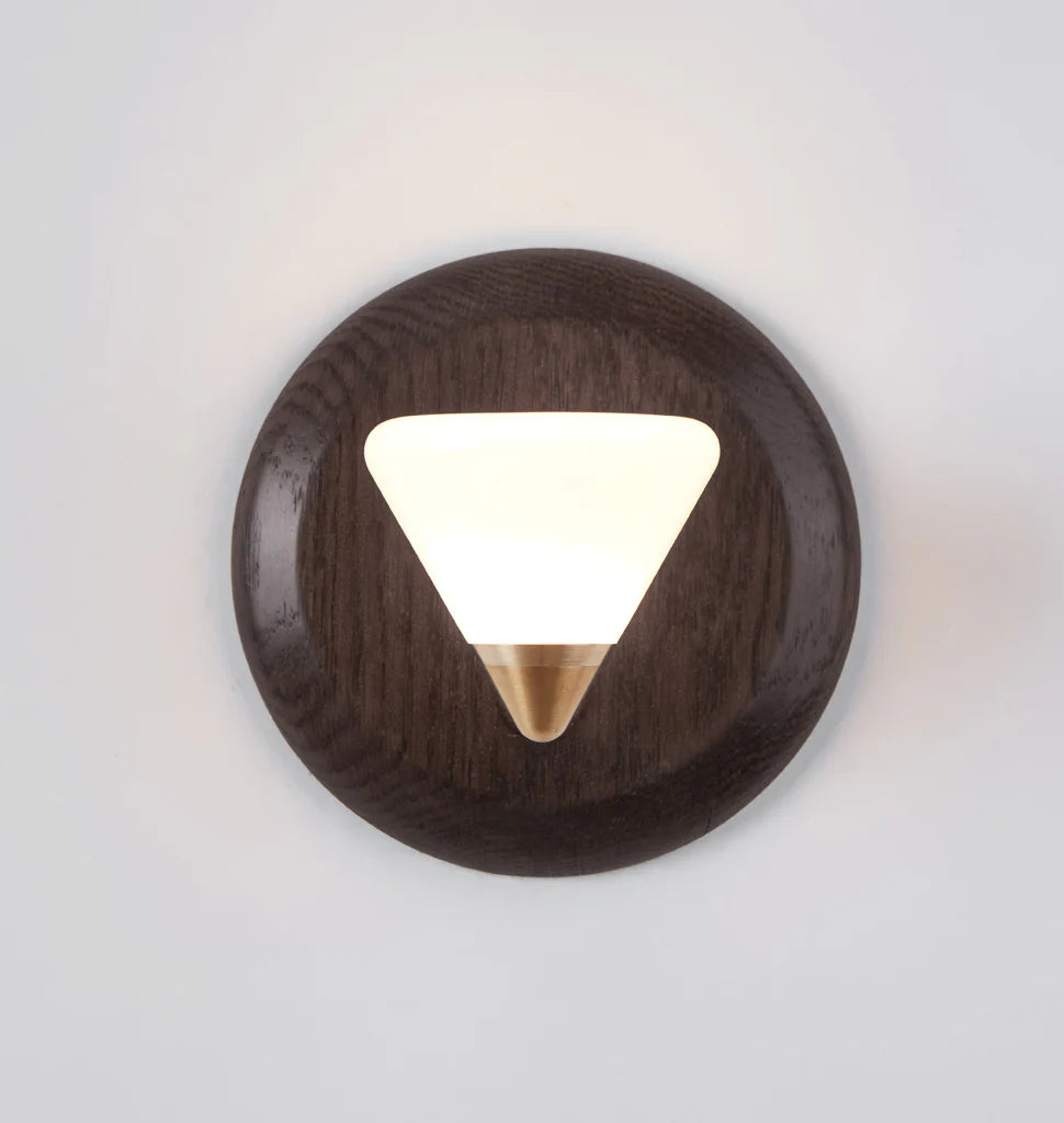 Roll & Hill Apollo Vegglampe i mørk eik og messing